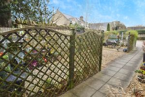 Communal Garden- click for photo gallery